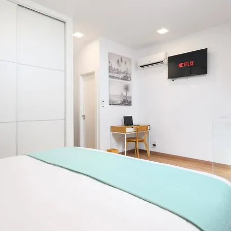 Brand New Spacious Duplex 100m From The 아파트